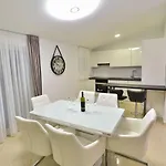 Sana Apartment