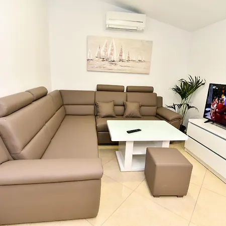 Sana Apartment