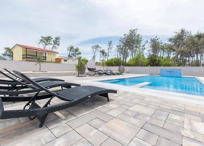 Sana Апартаменты Вир