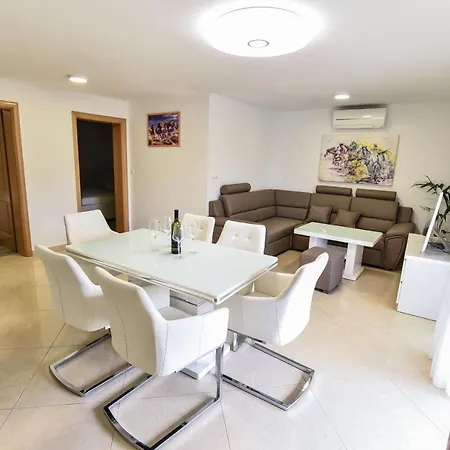 Apartment Sana Vir