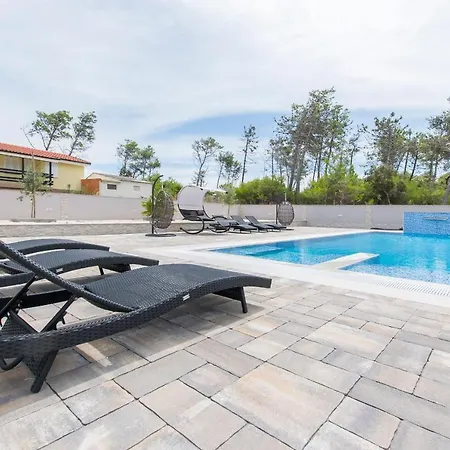 Sana Apartment Vir